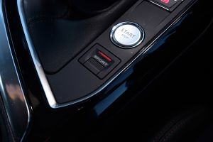 Peugeot 3008 - start/stop button