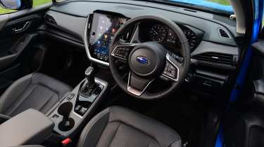 Subaru Crosstrek 2.0i e-Boxer Touring - dash