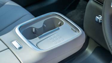 Aion UT - centre console