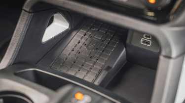 Ford Ranger - wireless charging