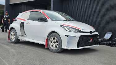 Toyota mid-engined prototype - white front 3/4