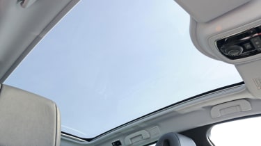 Peugeot 508 SW panoramic sunroof