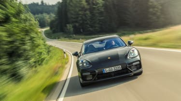 Porsche Panamera Turbo - front panning