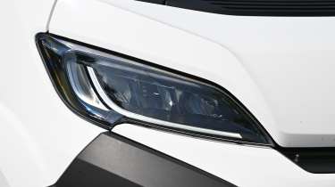Citroen e-Relay - headlight