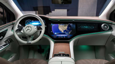 Mercedes EQE SUV - dash