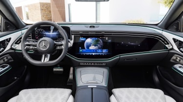 Mercedes E-Class Estate - dash