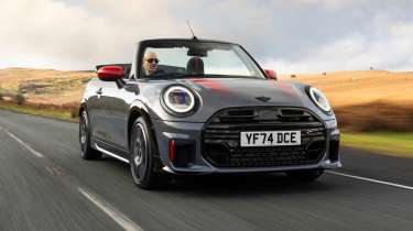 MINI Cooper Convertible - front tracking