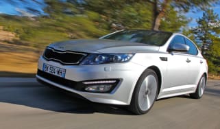 Kia Optima 1.7 CRDi front tracking