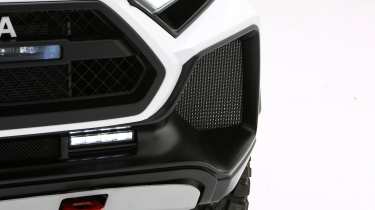 Toyota RAV-X Concept - grill air intake