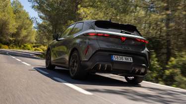 Cupra Raval - rear tracking