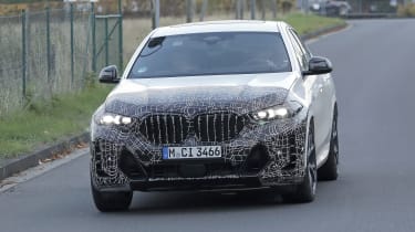 BMW X6 facelift road 01