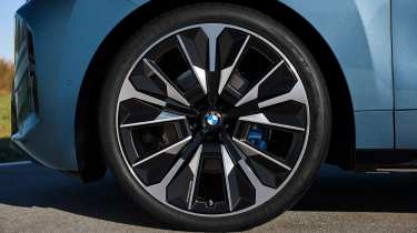 BMW IX facelift - wheel