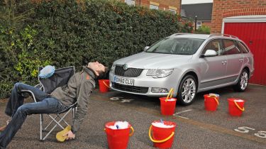 Skoda Superb Estate header