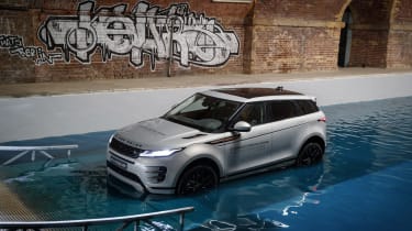 New Range Rover Evoque - water