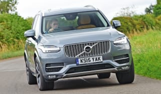 Volvo XC90 - front cornering