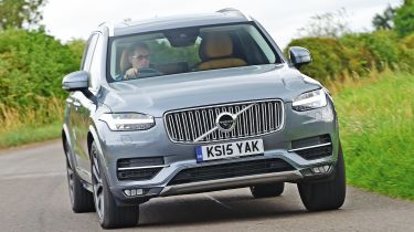 Volvo XC90 - front cornering