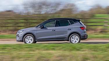 SEAT Arona - side profile