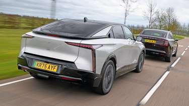 Volvo ES90 vs DS No.8 - rear 3/4