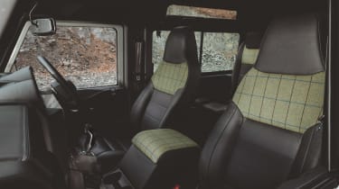 Land Rover Defender Works V8 Islay Edition - seats