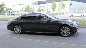 Mercedes%20S-Class%20spyshots-9.jpg