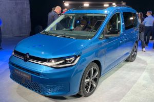 VW Caddy - front reveal