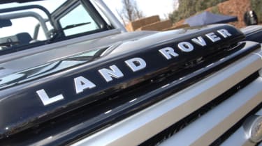 Land Rover Defender SVX