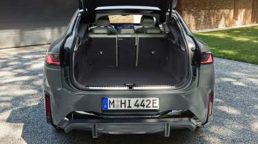 BMW iX4 50 - boot