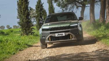 Jeep Avenger 2026 facelift front offroad