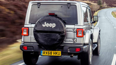 Jeep Wrangler  - rear tracking 