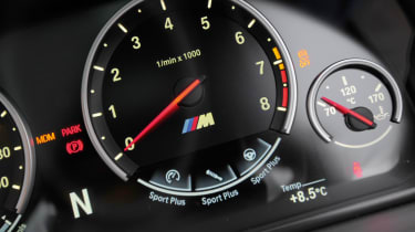 BMW M5 dials