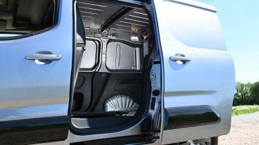 Peugeot E-Partner - side door