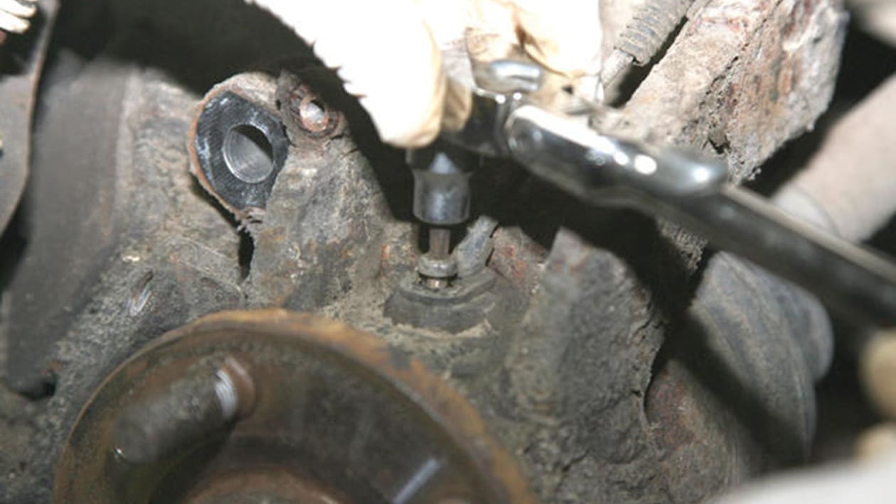 How to replace the wheel bearings on a Freelander 2 pictures Auto