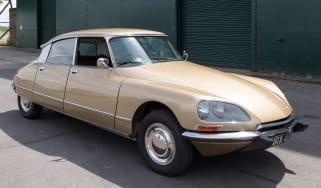 Electrogenic Citroen DS - front