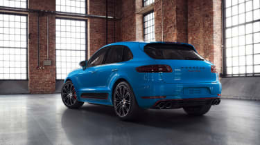 Porsche Macan Turbo Exclusive Performance Edition in blue rear