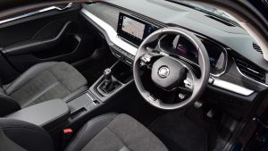 Skoda Octavia 1.5 TSI - long termer dash