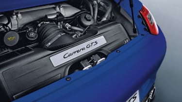 Porsche 911 GTS cabriolet engine