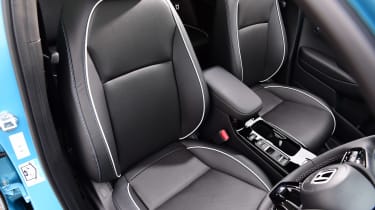Honda eNy1 - front seats