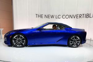 Lexus LC 500 Convertible - Los Angeles roof closed