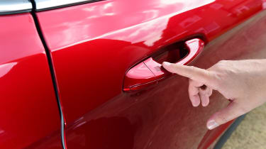Ford Edge second report - door handle