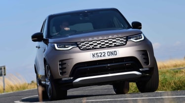 Land Rover Discovery front cornering