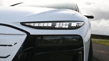 Audi S6 Avant e-tron - front LED headlight 