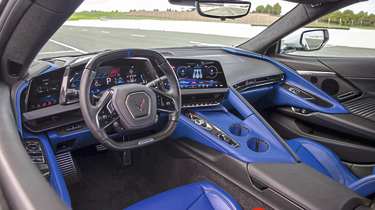Corvette ZR1X 2026 - front interior