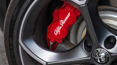 Alfa Romeo Junior Elettrica Veloce - brake calipers