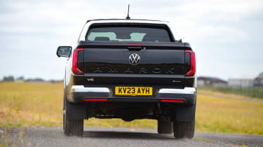 Volkswagen Amarok - rear cornering