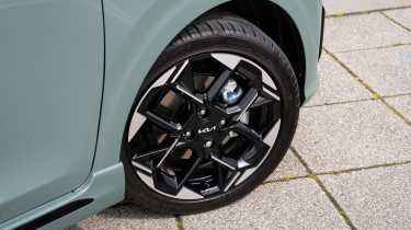 Kia Picanto facelift UK - wheel