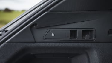 Audi Q8 e-tron - rear seat controls