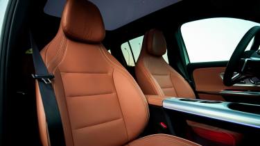 Mercedes GLB Electric - front seats