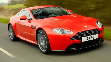 Aston Martin V8 Vantage front tracking