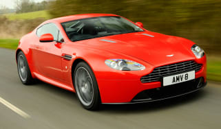 Aston Martin V8 Vantage front tracking