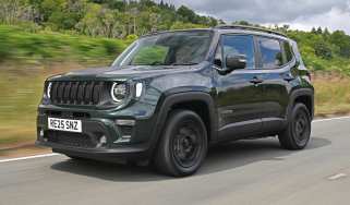 New Jeep Renegade North Star - front tracking 